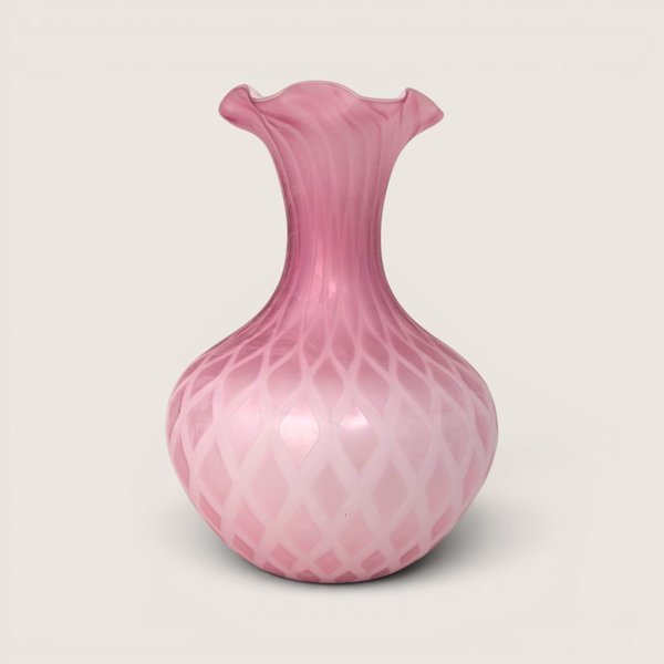 Vintage Murano pink diamond quilt art glass vase with white latticino pattern and original foil label.