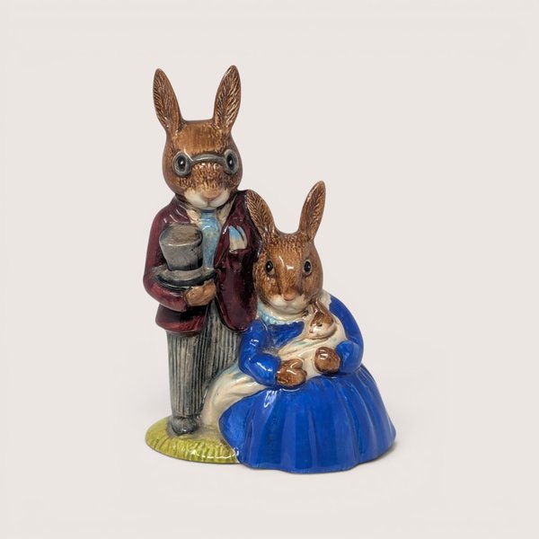 Vintage 1972 Royal Doulton Bunnykins Family Photograph porcelain figurine.