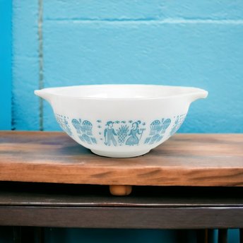 Pyrex Butterprint White 10" Cinderella Mixing Bowl 2 1/2 Quart 443