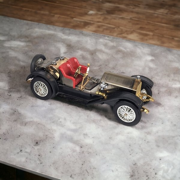 Stutz Bearcat 1913 Model Car - Classic Replica, No Radio Functionality
