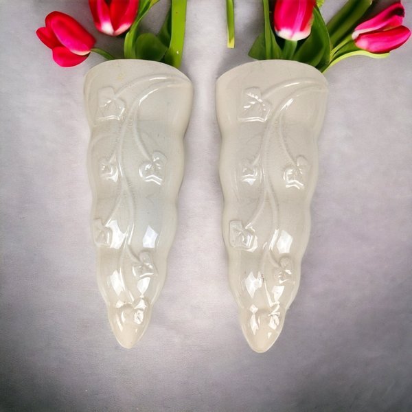 Pair of Vintage McCoy Cream Ivy Wall Pockets with Inserts