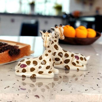 Magnetic Ceramic Giraffe Salt and Pepper Shakers: Quirky Kitchen Decor