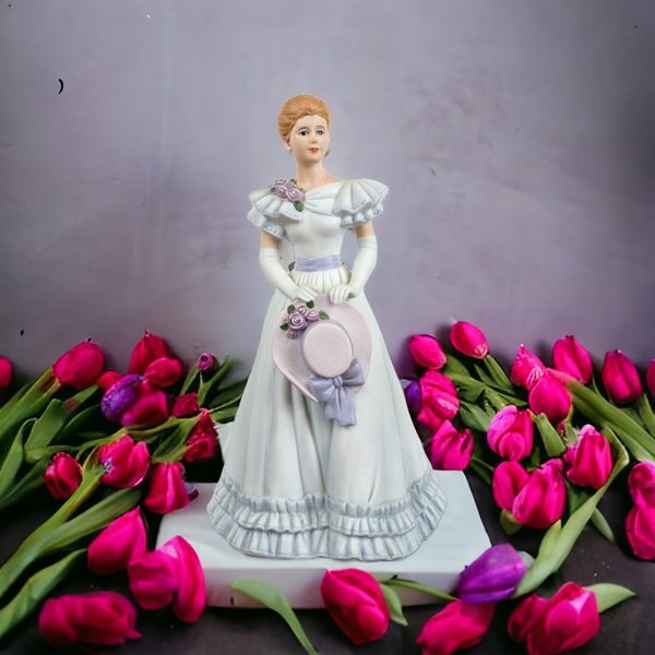 Home Interiors "Elizabeth" Figurine