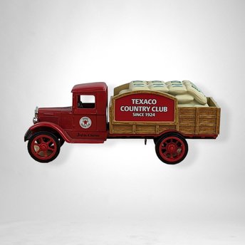 2001 ERTL Texaco Country Club Replica 1931 Hawkeye Truck Metal Bank 