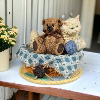 San Francisco Music Box Cat & Bear "My Favorite Things"