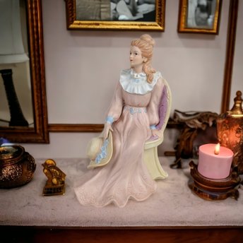 Vintage Homco Lady in Pink Dress Sitting Figurine 1439