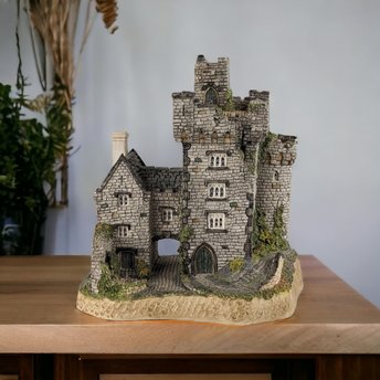 Vintage 1992 David Winter Cottages Donovan's Castle | Irish Collection | Collectible Home Decor