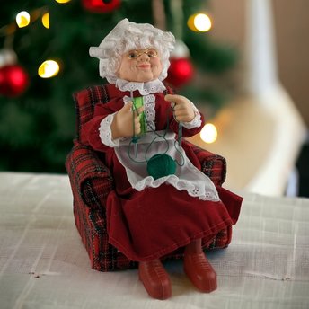 1990s Gemmy Animated Knitting Mrs. Claus in Chair