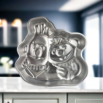 1977 Wilton Sesame Street Bert and Ernie Cake Pan