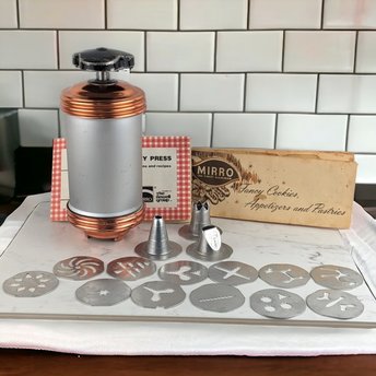 Vintage Mirro Cookie Press with 12 Plates and 3 Decorator Tips