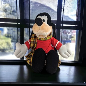Vintage Walt Disney World Plush 16" Scottish Goofy