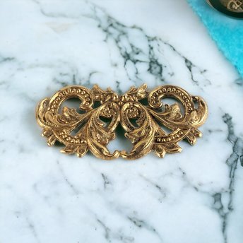 Vintage Gold Tone Filigree Brooch - Ornate Metalwork, Statement Jewelry