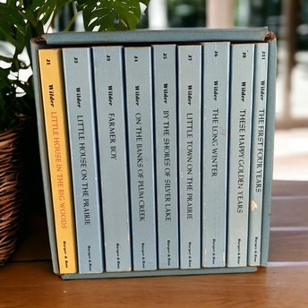 Boxed Set of Little House on the Praire Books, Laura Ingalls Wilder