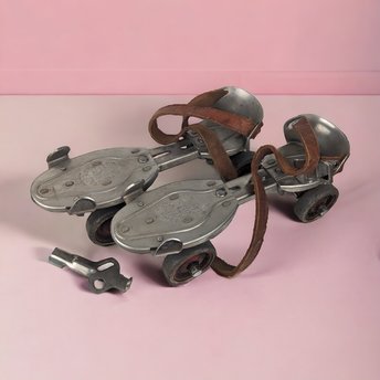 Vintage Hustler Speed King Metal Adjustable Rollerskates
