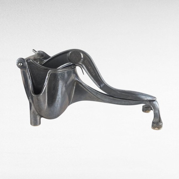 Vintage WearEver Aluminum Juice Press, Manual Citrus Juicer, Retro Kitchenware, Collectible Kitchen Gadget