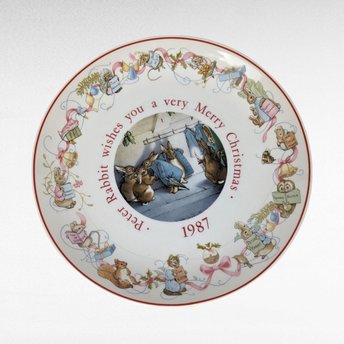 1987 Wedgwood Peter Rabbit Christmas Plate, Collectible Plate, Beatrix Potter, Holiday Decor