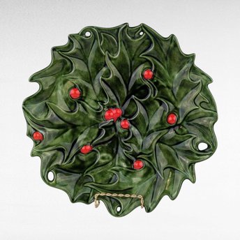 Vintage 1973 Atlantic Mold Holly Berry Christmas Plate, Ceramic Holly Plate, Hand-Painted Holiday Decor, Signed "Sue '73"