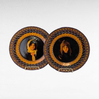 Vintage Romanian Handpainted Wooden Plates, Pair Wall Decor, Folk Art Plates, Romanian Art, Gift for Collector, Ethnic Decor, 9 Inches