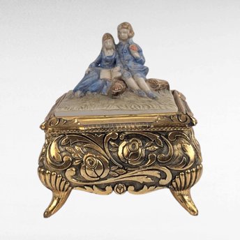 Metal Music Jewelry Box, Couple Figurine Topper, Non-Working Music Box, Vintage Trinket Box, Romantic Gift