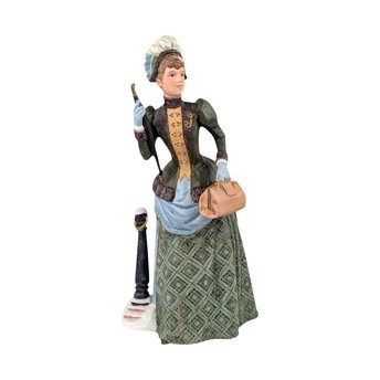 1987 Avon Mrs. Albee Presidents Club Figurine, Ceramic Green Dress, Avon Representative Award, Vintage Collectible, 9.5 Inch Height