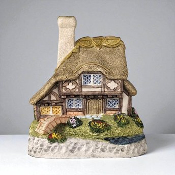 1993 David Winter Cottage "Crystal Cottage" | Signed | with COA and Original Box