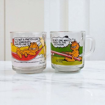 Vintage Garfield Glass Mug Set: 1978 Collectible Cartoon Glasses