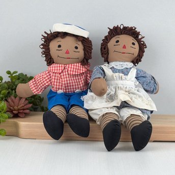 Vintage Raggedy Ann and Andy Dolls: Classic Collectible Toys