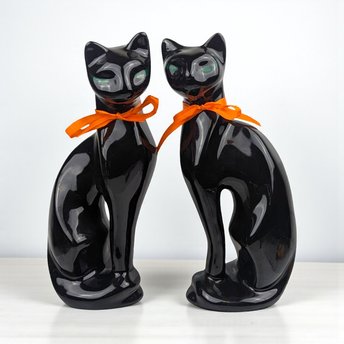 Vintage 1980s Black Cat Figurines: Set of 2 Ceramic Halloween Decor
