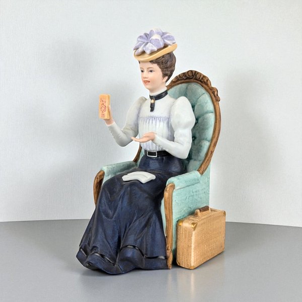 1982 Avon Presidents Club Albee Award Figurine