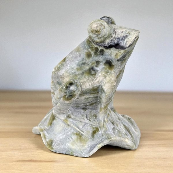 Vintage Chinese Hand-Carved Jade Frog Figurine